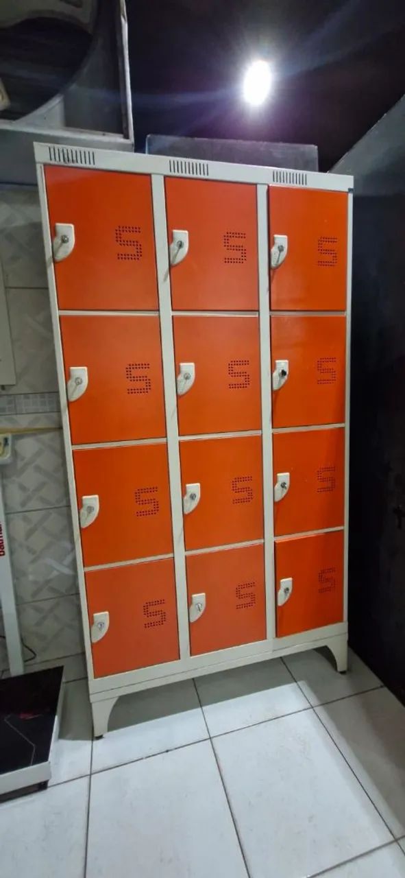 Armário de aço 12 portas 
