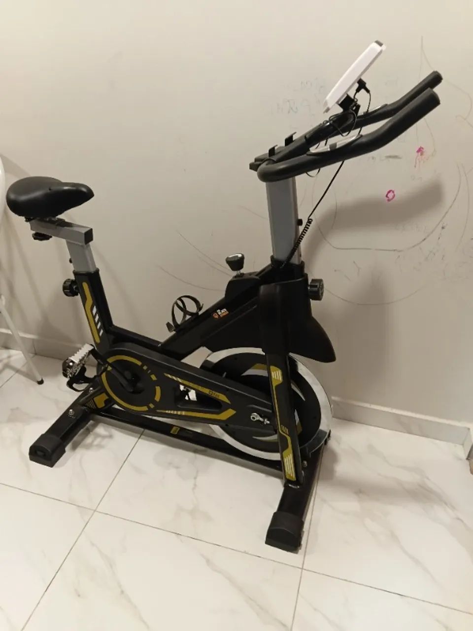 Bicicleta Ergométrica Spinning Para Cardio Preto E Amarelo
