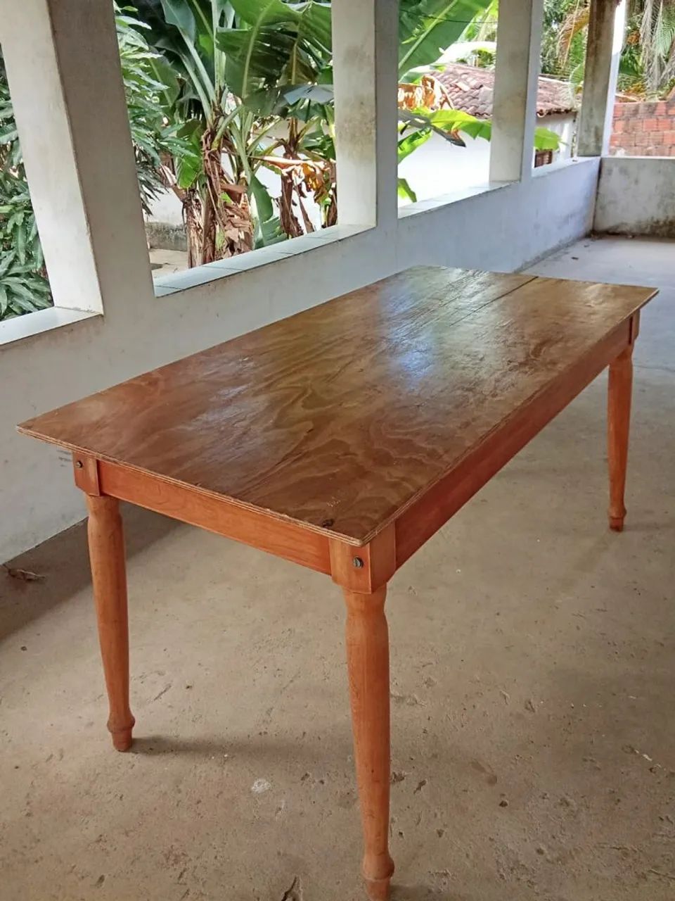 A Solid Wood Table465546538281881600