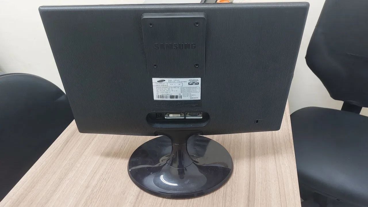 Monitor  Samsung de 18 polegadas  - Foto 2