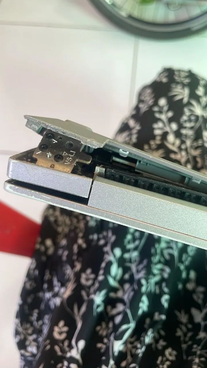 Notebook Samsung Book E30( Peças ou reparo) - Foto 2