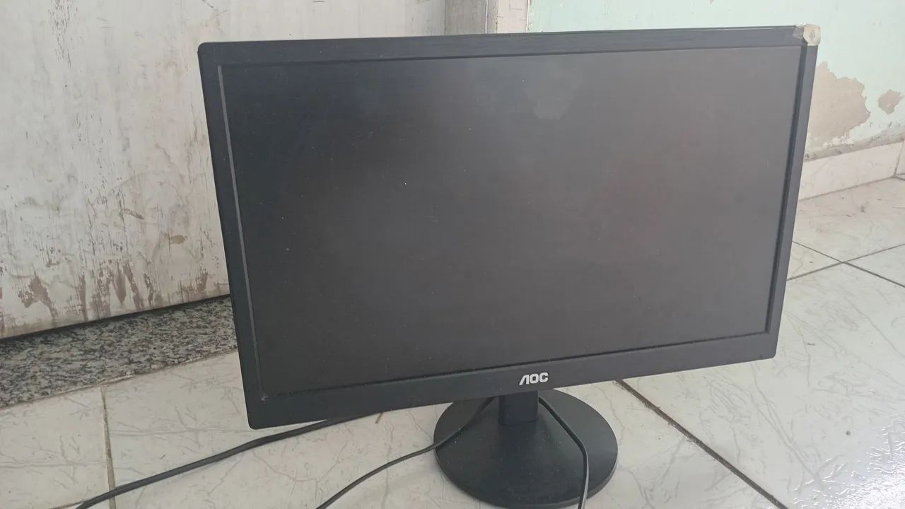 Monitor AOC 18"