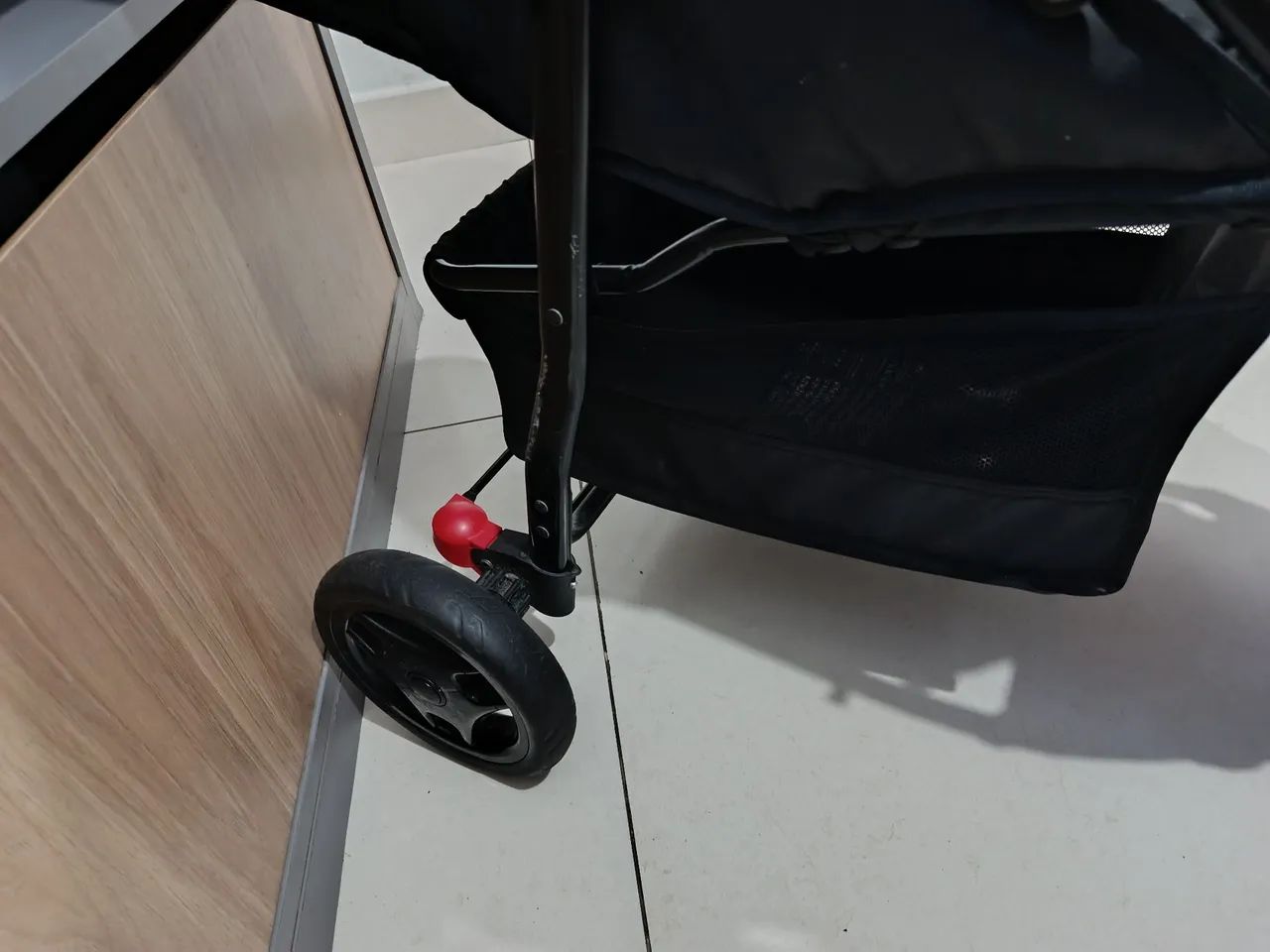 Carrinho e bebê conforto. - Foto 4