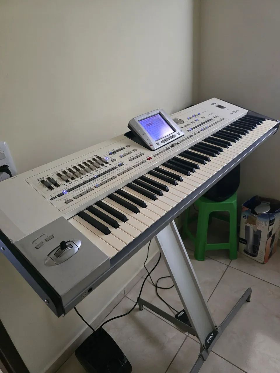 Vendo um teclado pa2x muito concercsdo funcionado perfeitamente ja sampleado troco tb - Foto 3