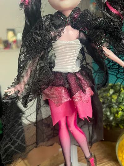 Boneca Monster High Draculaura da edição Ghouls Rule - Usada - Foto 3