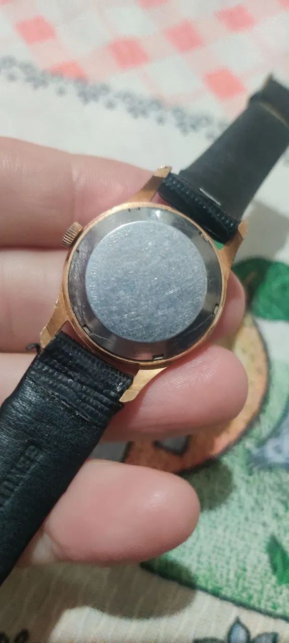 Lanço automático feminino funcionando normalmente todo chapeado a ouro pulseira de couro  - Foto 2