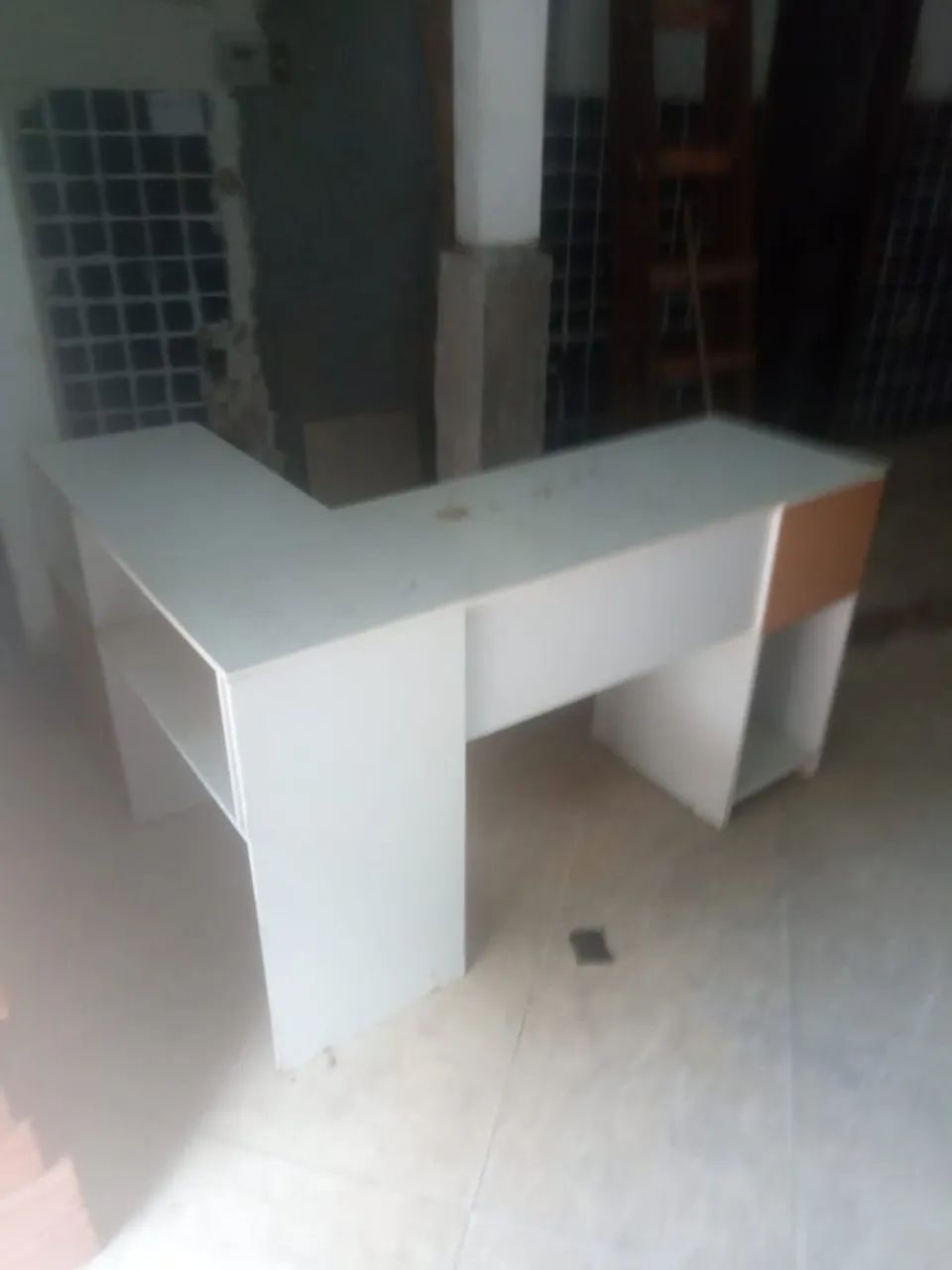 Mesa para computador e impressora. Usado, porém conservada 454807426602127360