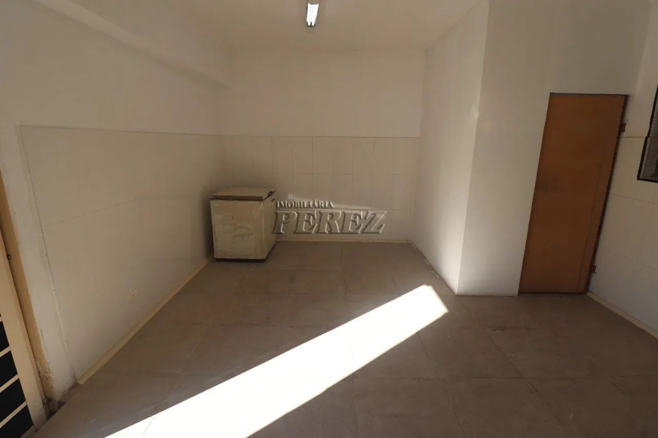 Sala para alugar na Rua Araicas, centro de Londrina - Foto 4