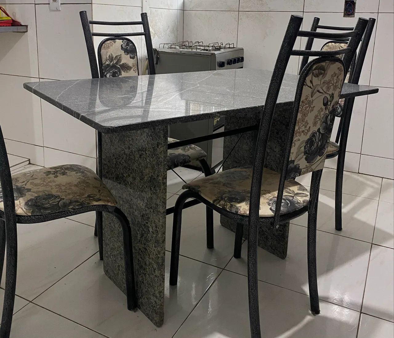 Vendo conjunto de mesa de mármore - Foto 3