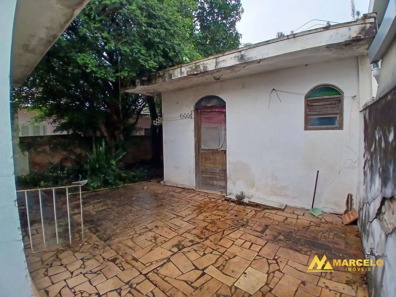 Ótima localização com amplo terreno - Foto 4