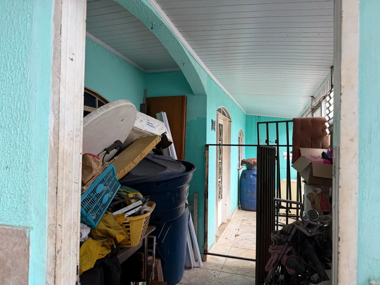 LOTE COMERCIAL DE ESQUINA VAZADO COM CASA 2 QUARTOS DUAS KITNET E UMA LOJA  - Foto 5