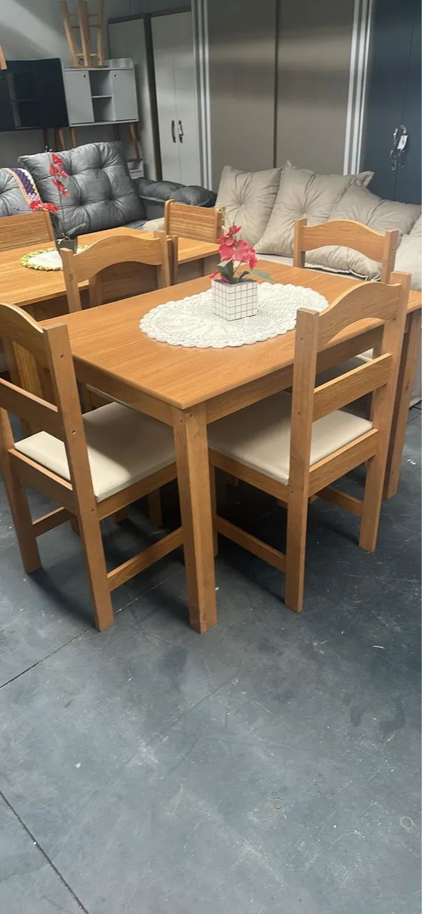 Mesa de jantar com 4 cadeiras / NOVO 