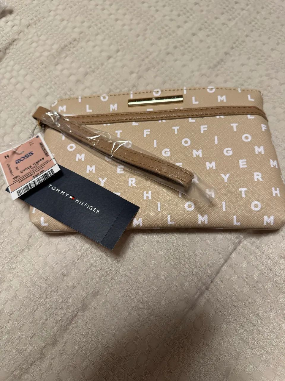 Carteira Tommy Hilfiger original, nova, com etiqueta e nunca usada. - Foto 4