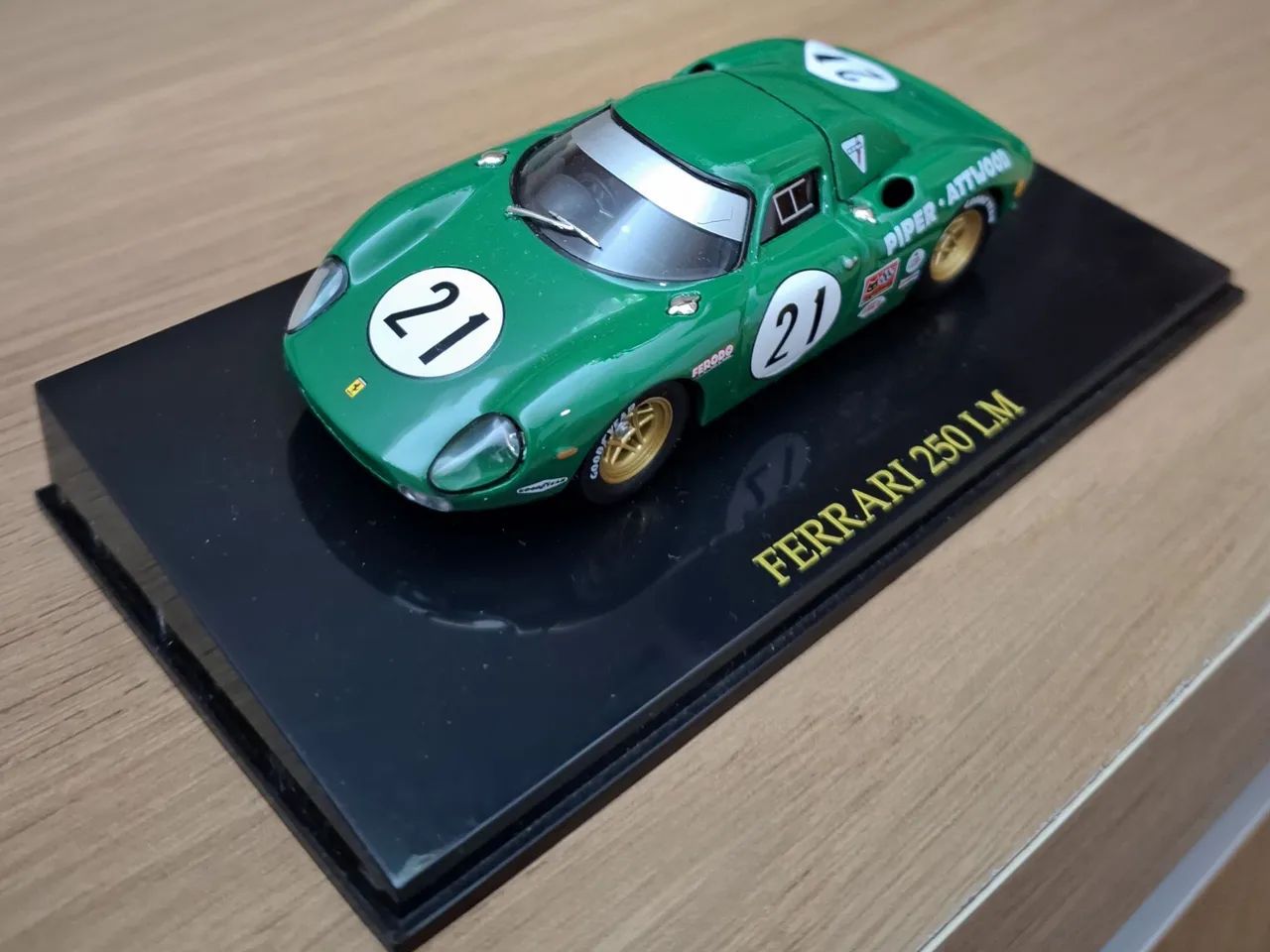 Miniatura Ferrari 250 LM 1:43 - Foto 2