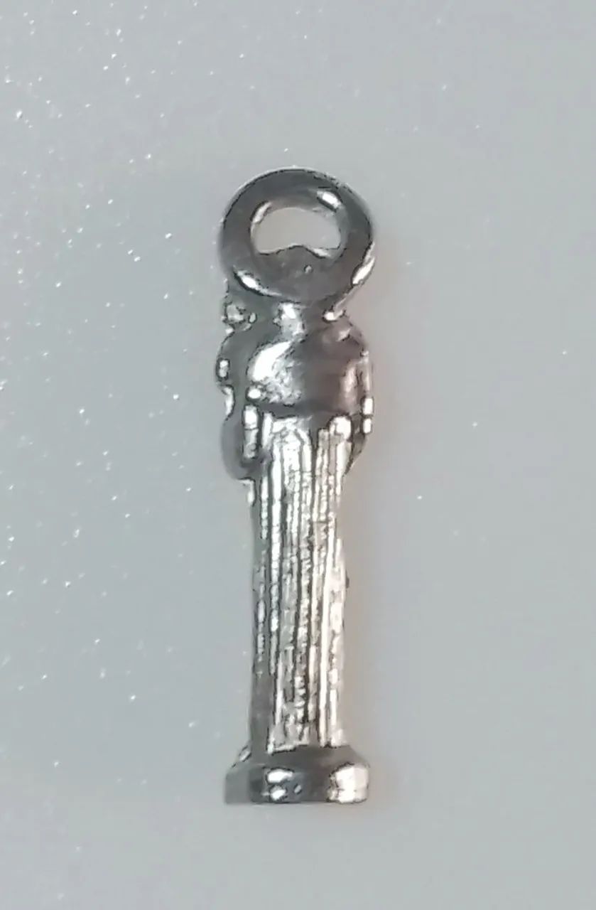 Vendo UM Santo Antônio Casamenteiro, com embalagem do bolo. - Foto 4