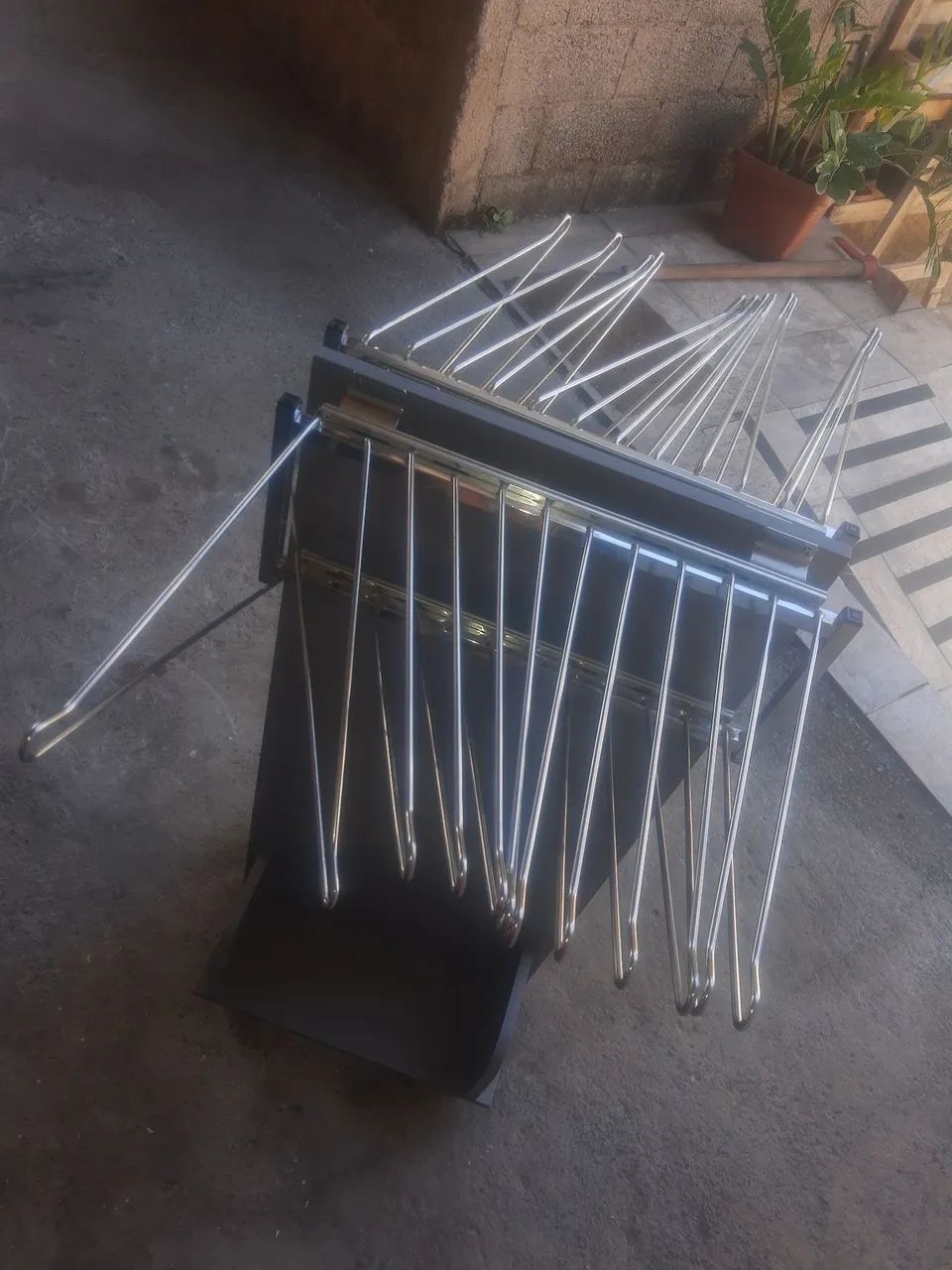 Calçeiro com rodízio para mostruário de loja  - Foto 4