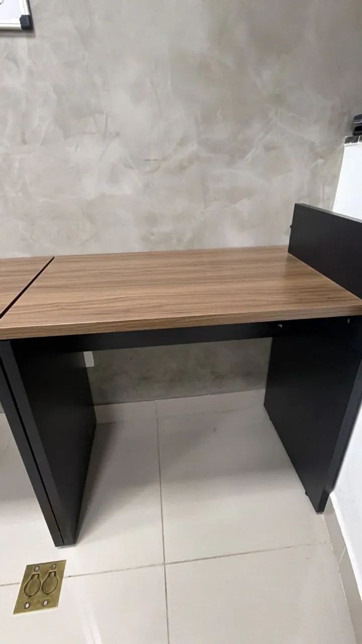 Mesa de escritório com divisória compacta com 80 cm 