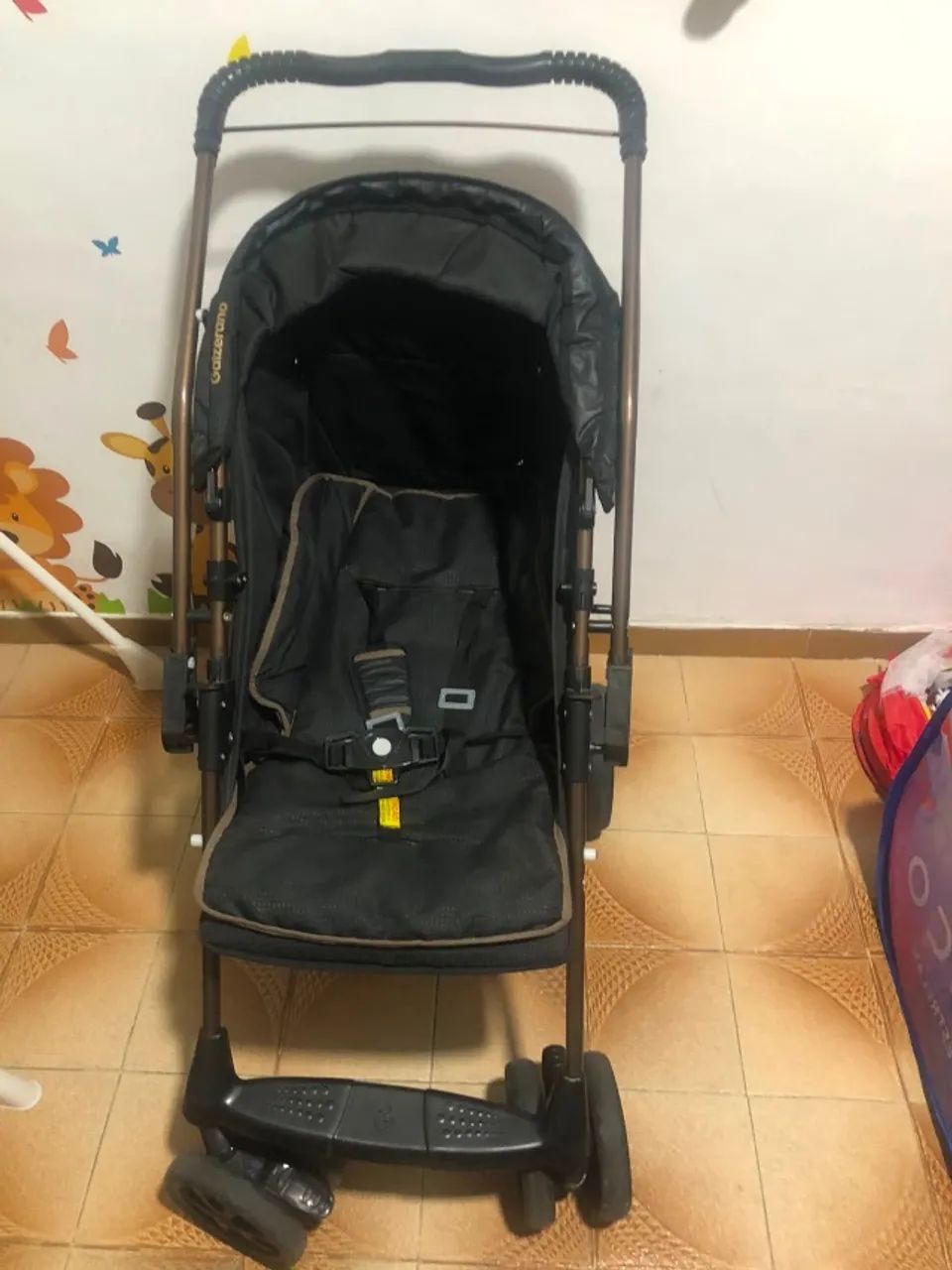 Vendo Kit carrinho,bebê conforto e Banheira. - Foto 2
