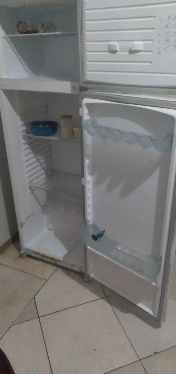 Vende se geladeira  - Foto 2