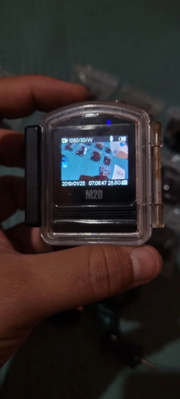 Câmera SJCAM Filma em 2k 60fps, acompanha cartão de memória, bateria extra e acessórios 