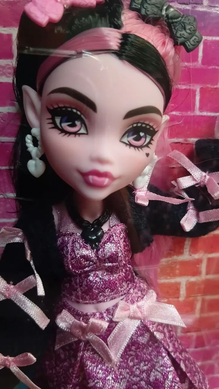Monster High Draculaura Core Refresh 2
