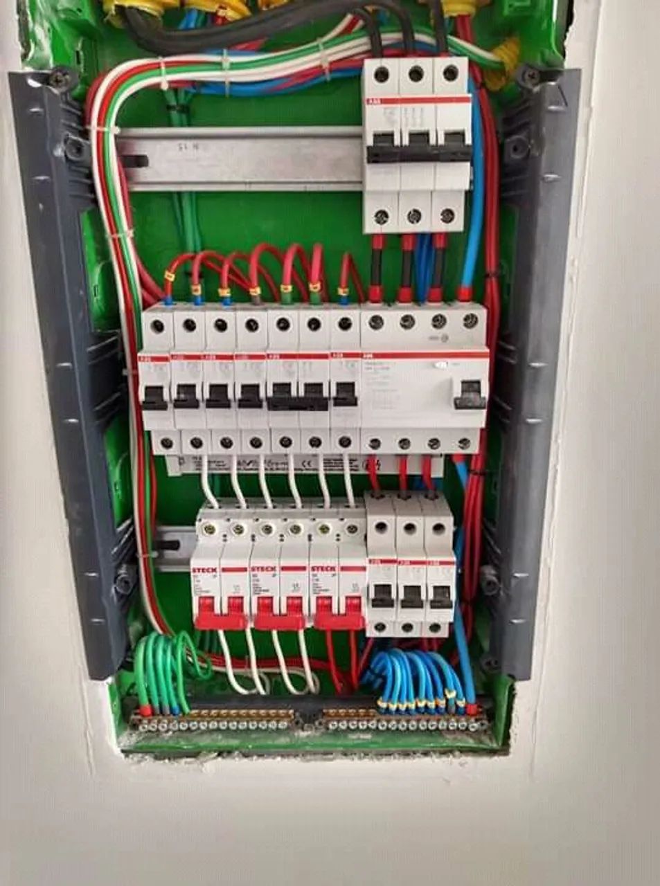 Eletricista com Qualificação 
