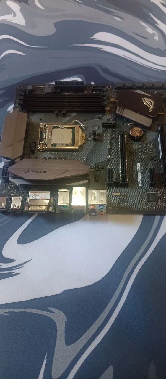 placa-mãe ASUS ROG Strix B250F Gaming - Foto 3