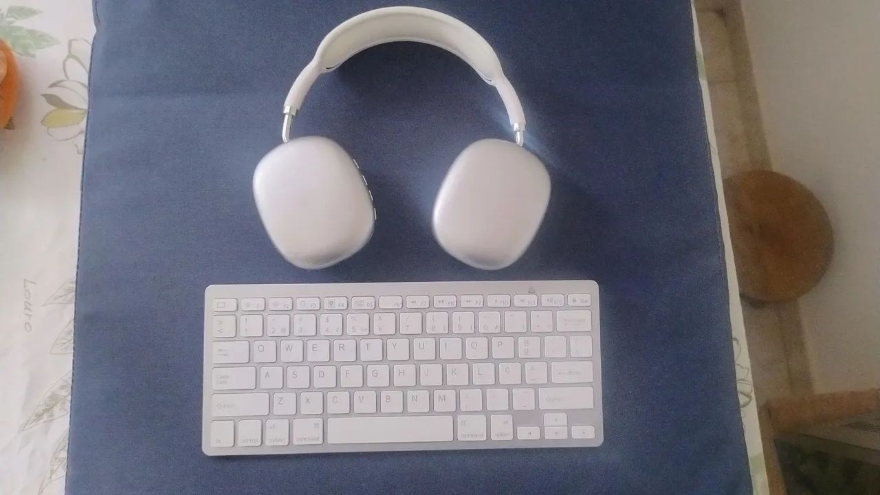 Fone de ouvido e teclado  - Foto 2