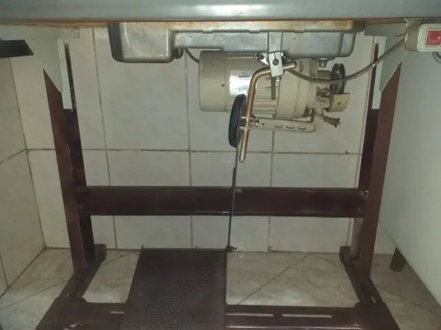 Máquina de costura reta industrial da marca Siruba - Foto 6