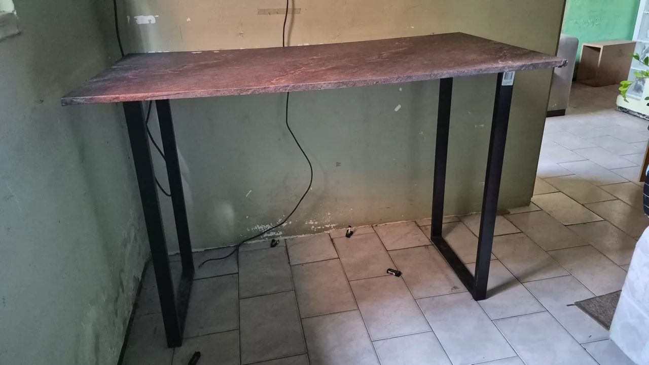 Mesa de madeira com base metalon - MDF - Foto 4