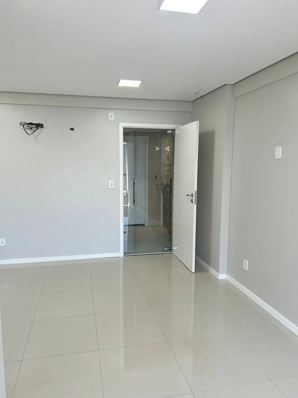 Alugo Sala Comercial Edificío Michangelo
