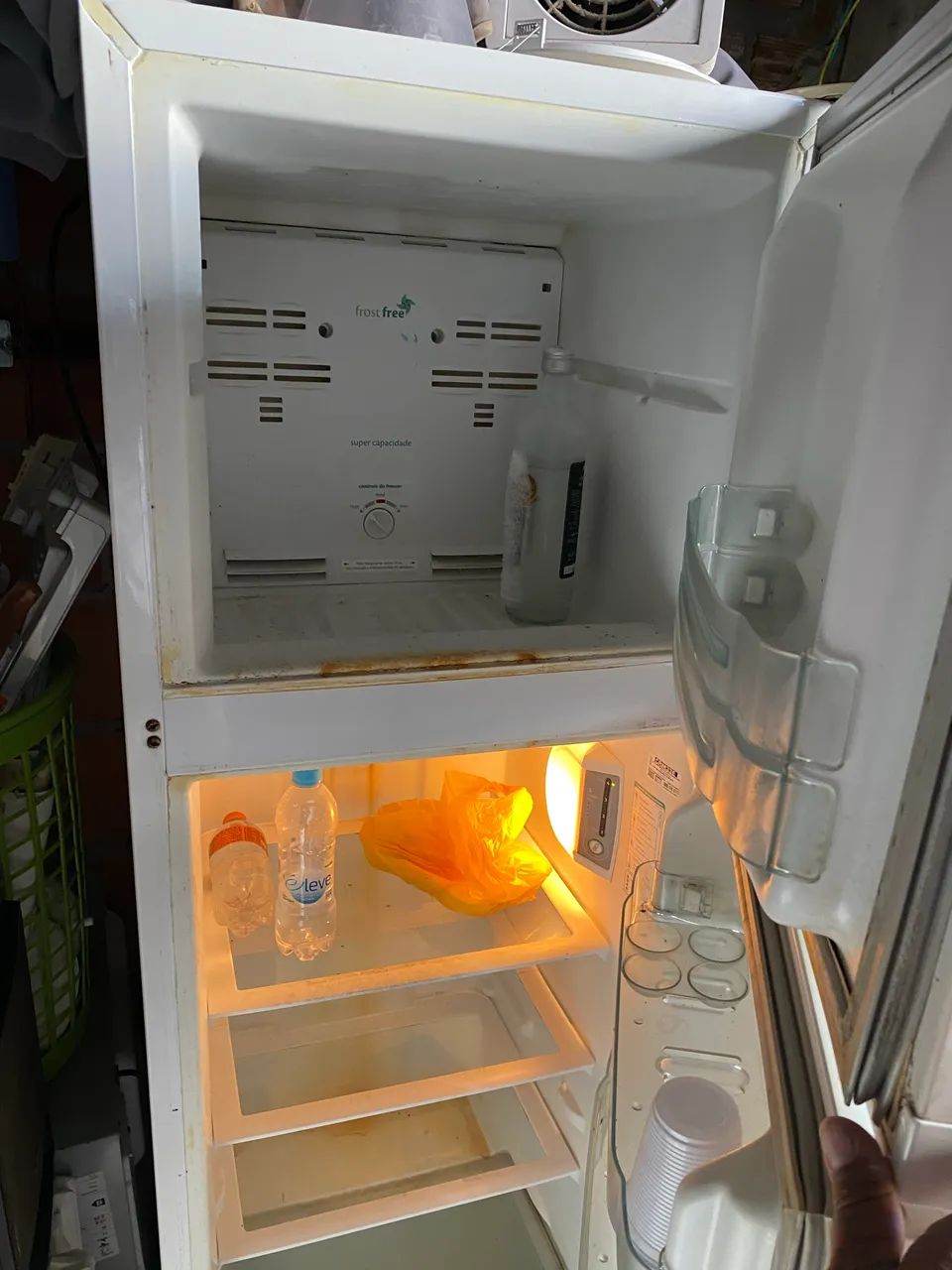 Vendo geladeira usada - Foto 5