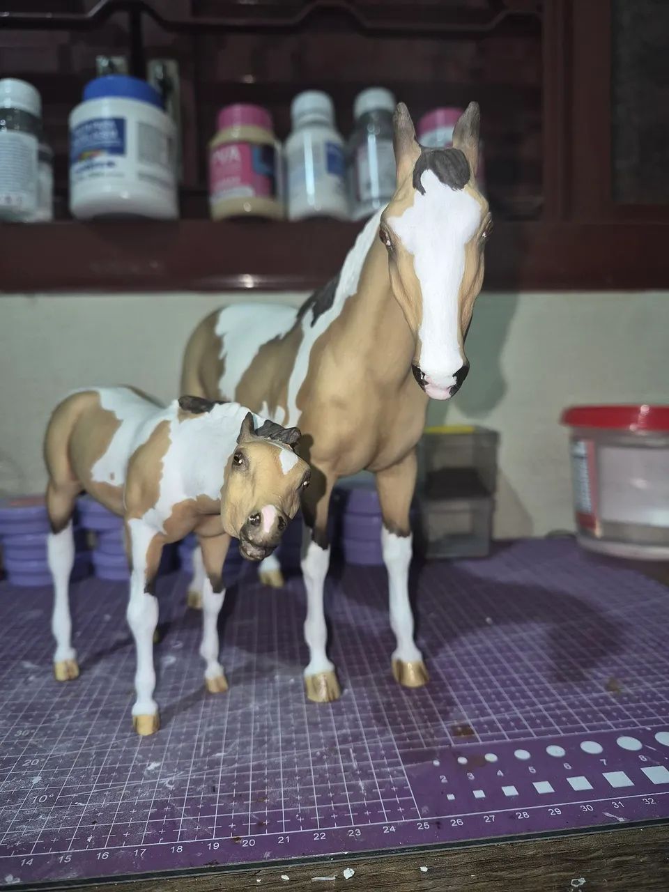Cavalos da Breyer - Égua e potro - Foto 4