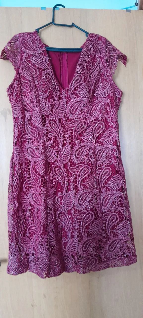 Vestido de renda marsala 
