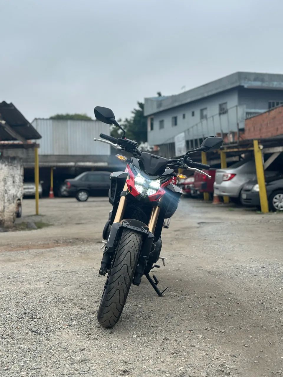 CB500F  2023  - Foto 4