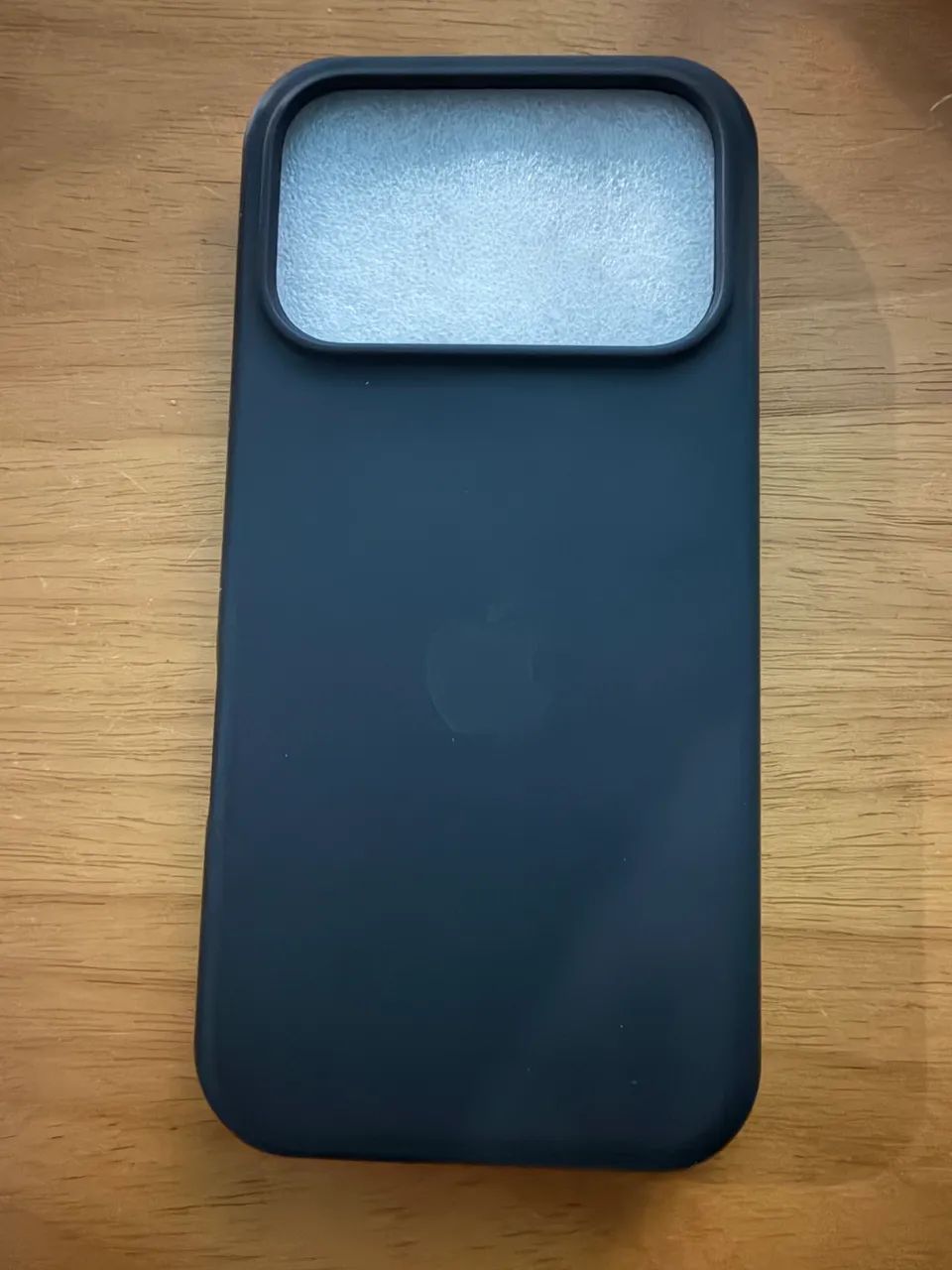 Capinha preta iPhone 17 pro