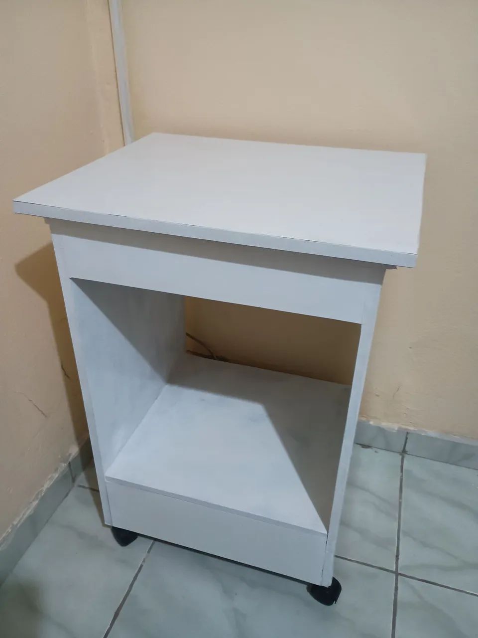 Mesinha de cabeceira 