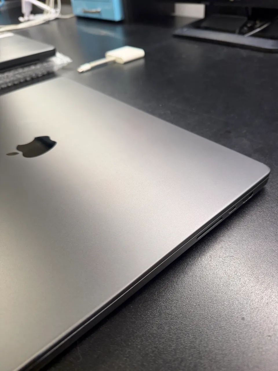 MacBook Pro M3 Pro 16  - Foto 4