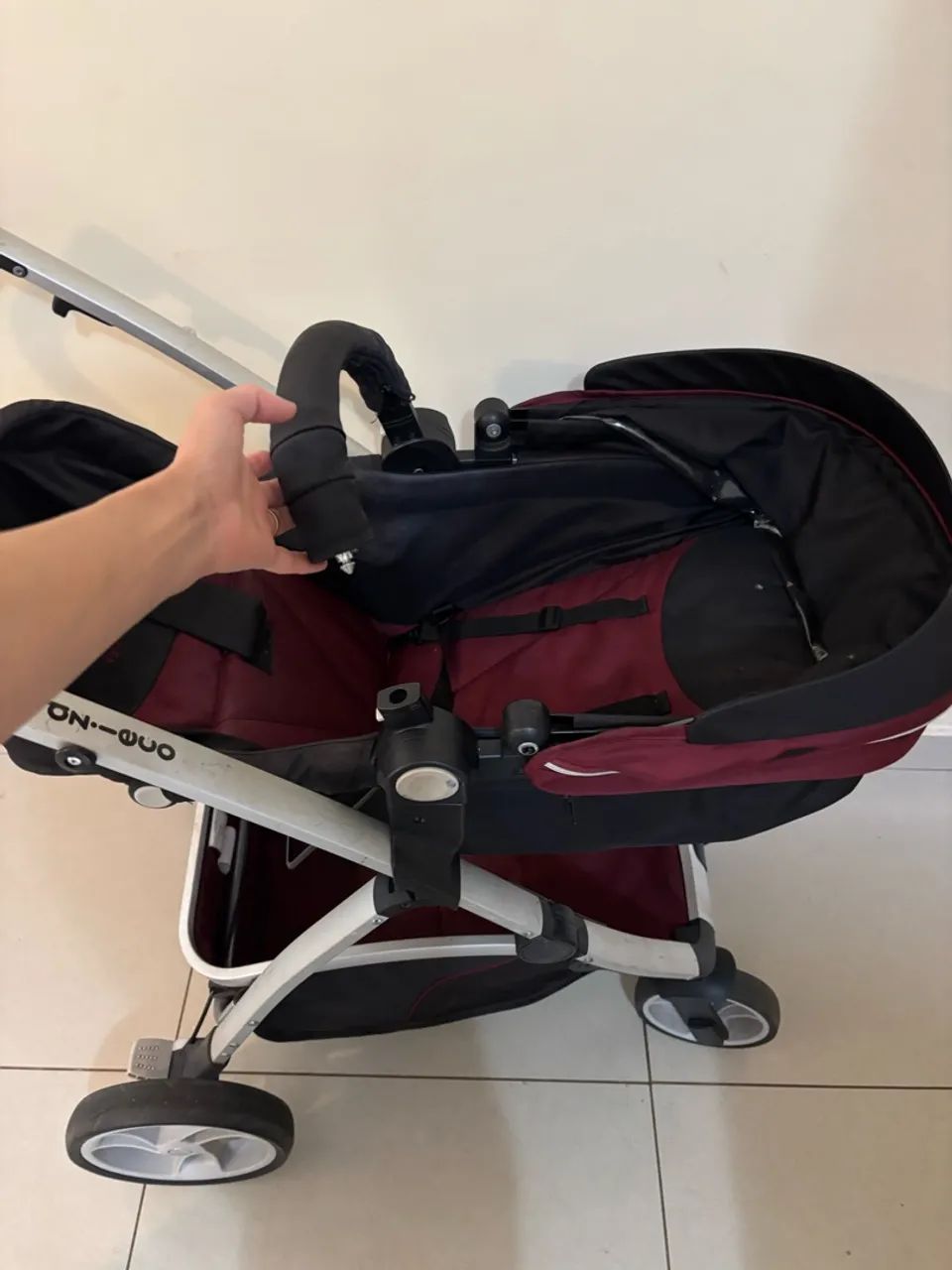Carrinho e bebê conforto de bebê - Foto 2