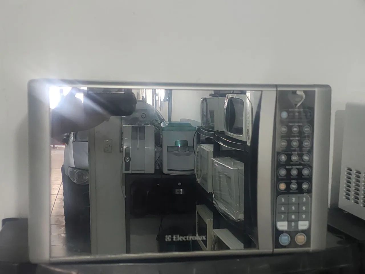 Micro-ondas Electrolux 31L  Espelhado   Função gratinar 