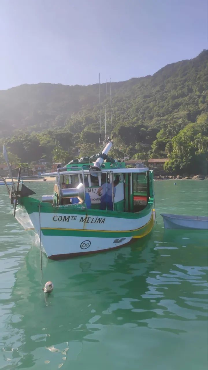 Barco de pesca  em UBATUBA  - Foto 2