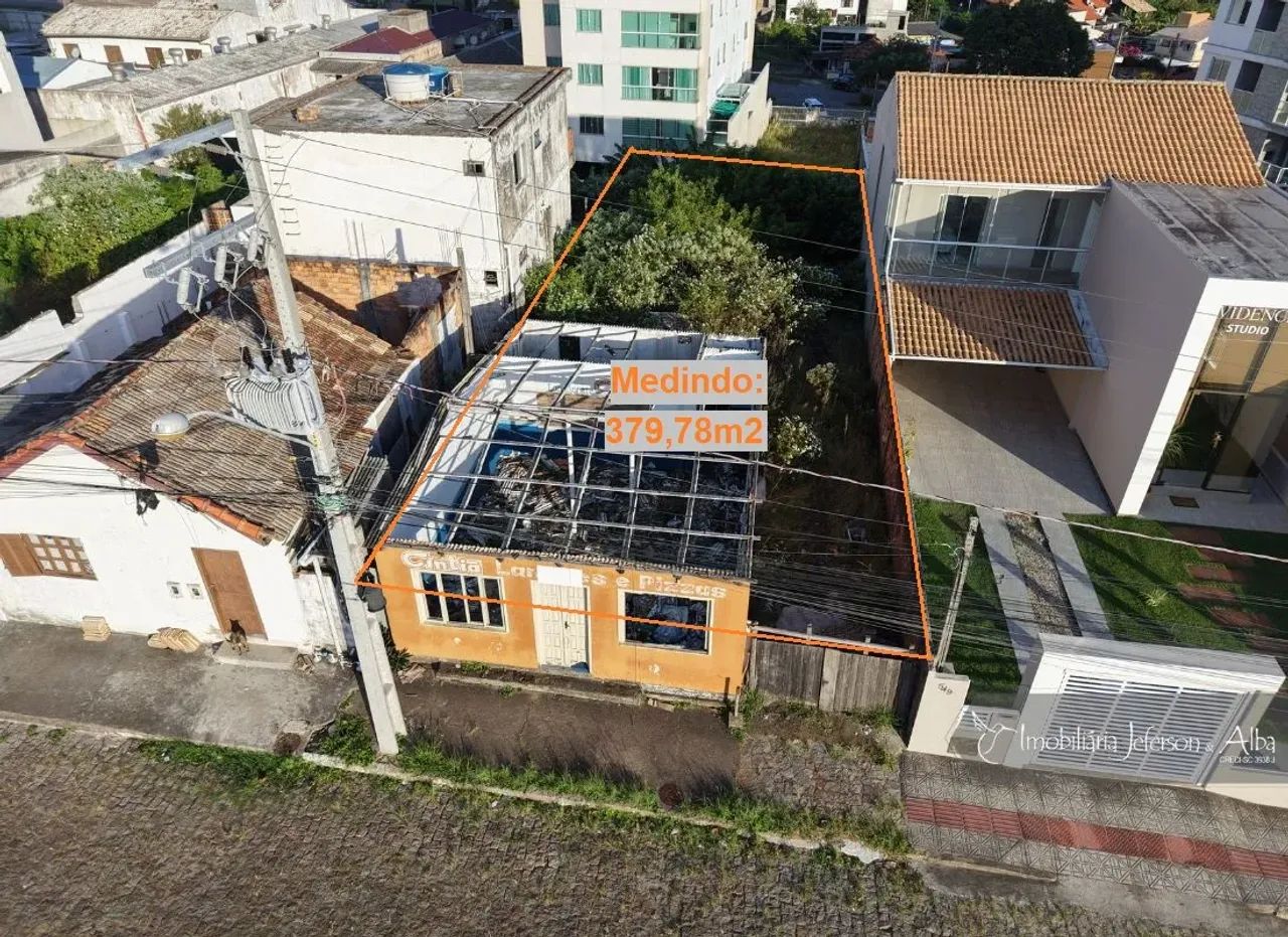 Terreno para venda próximo a Praia da Vila no Centro de Imbituba