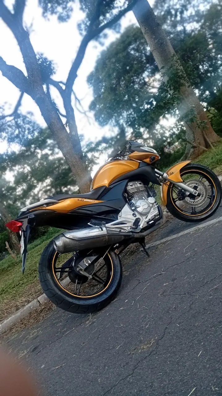 CB300r 2010 - Ótimo estado