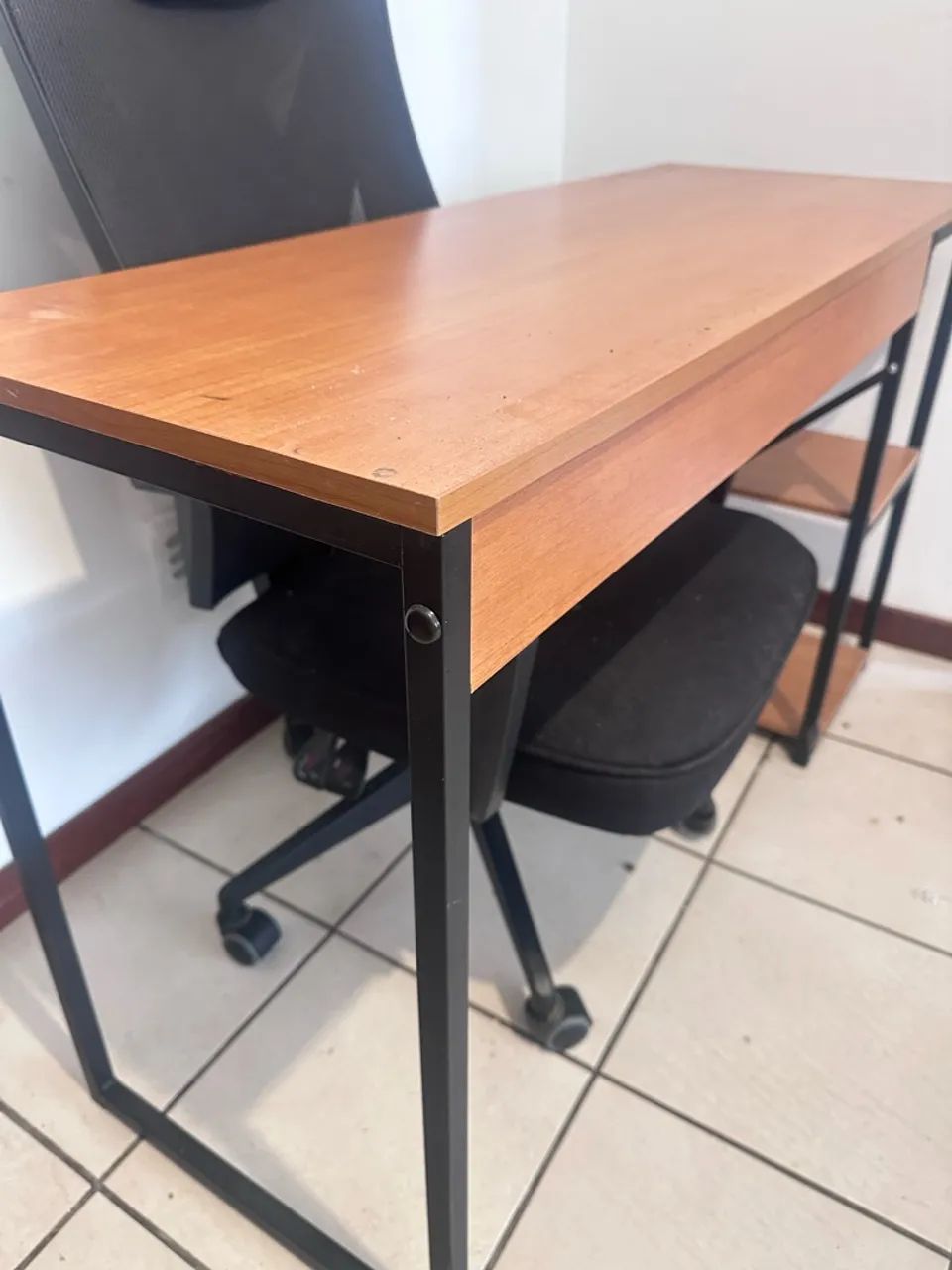 Vendo escrivaninha - Foto 2