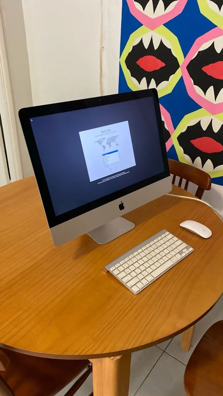 iMac 21.5? mid 2014 com Magic Mouse e o Teclado Apple originais