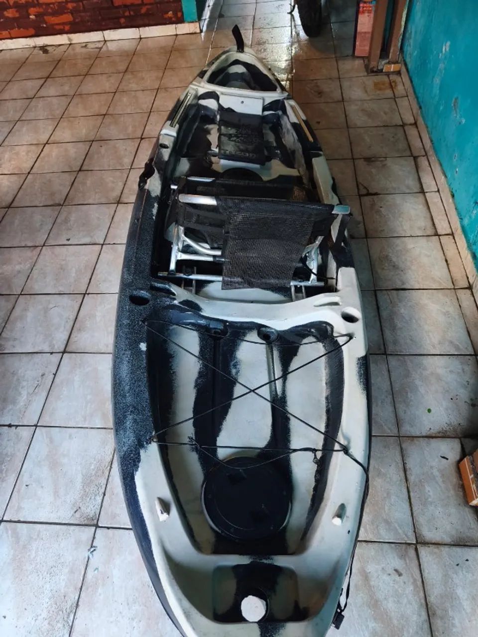 Caiaque Tucunaré com suporte para motor e pedal, semi-novo - Foto 2