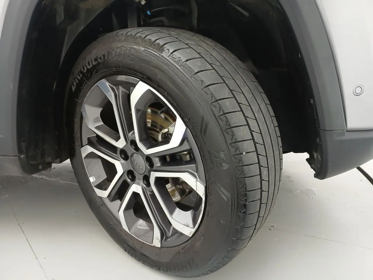 Jeep Commander Limited TD380 2.0 4x4 Die.Aut., foto 13 de 18