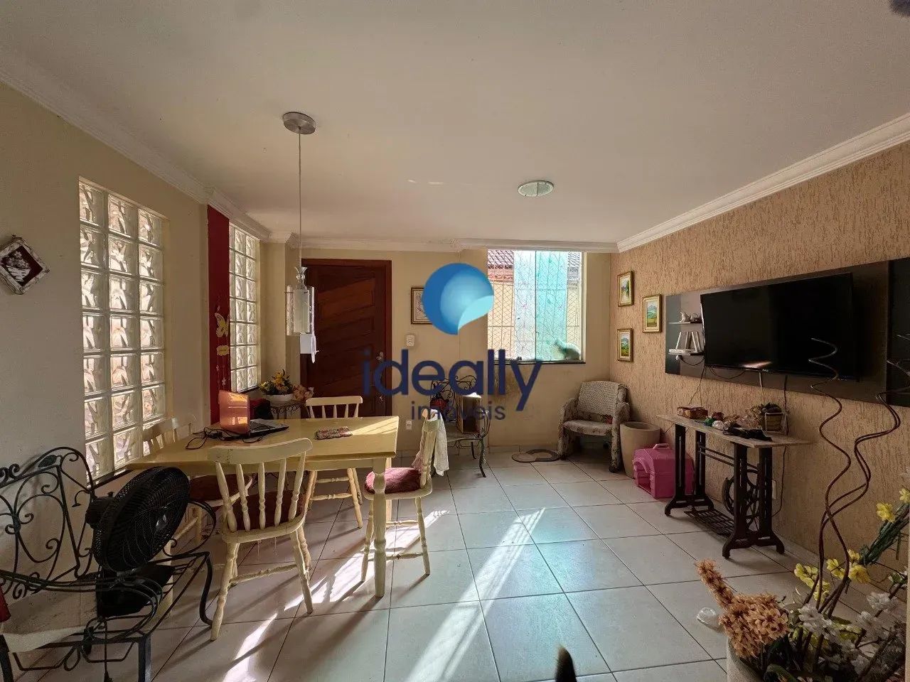 CASA GEMINADA | 3 QUARTOS | 1 SUÍTE | VARANDA | 1 VAGA COBERTA | 109M² | SERRANO