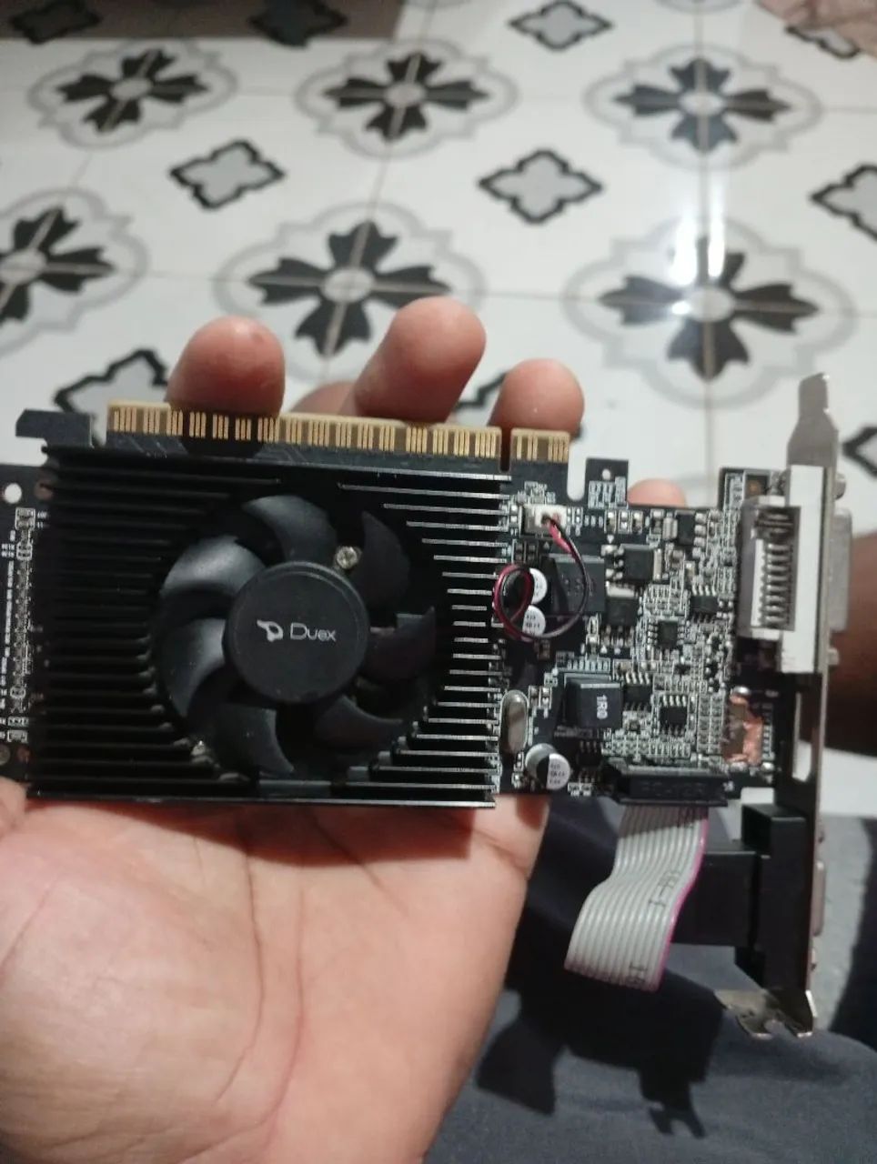 GT 610 (leia) - Foto 3