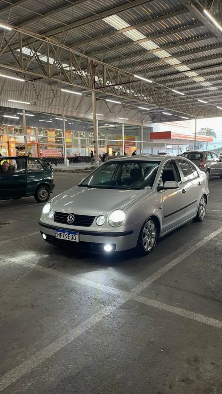 Volkswagen Polo Sedan 1.6 MI 101cv 8V 4P 2003